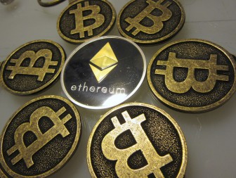 Bitcoin Keychains with Ethereum Collectible Coin IMG_2380